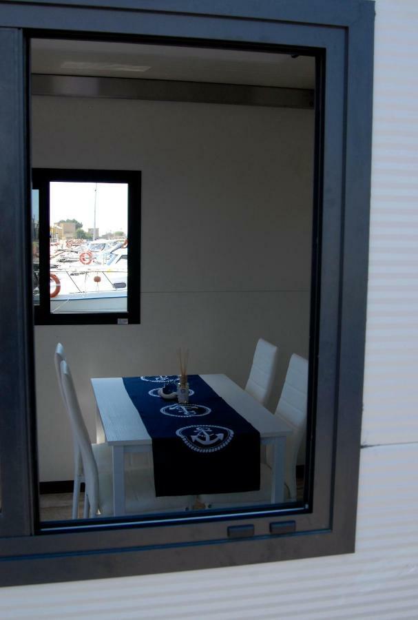 House Boat Luxury Cagliari Ξενοδοχείο Εξωτερικό φωτογραφία